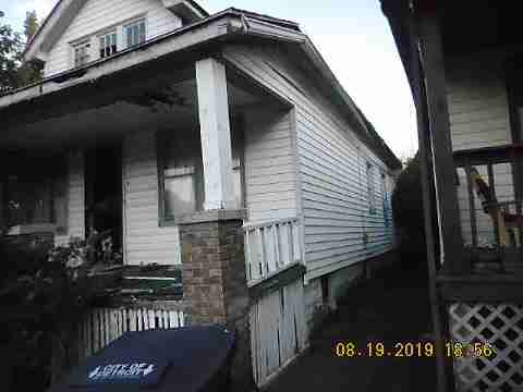 8134 Edgewood (2)_m.jpg